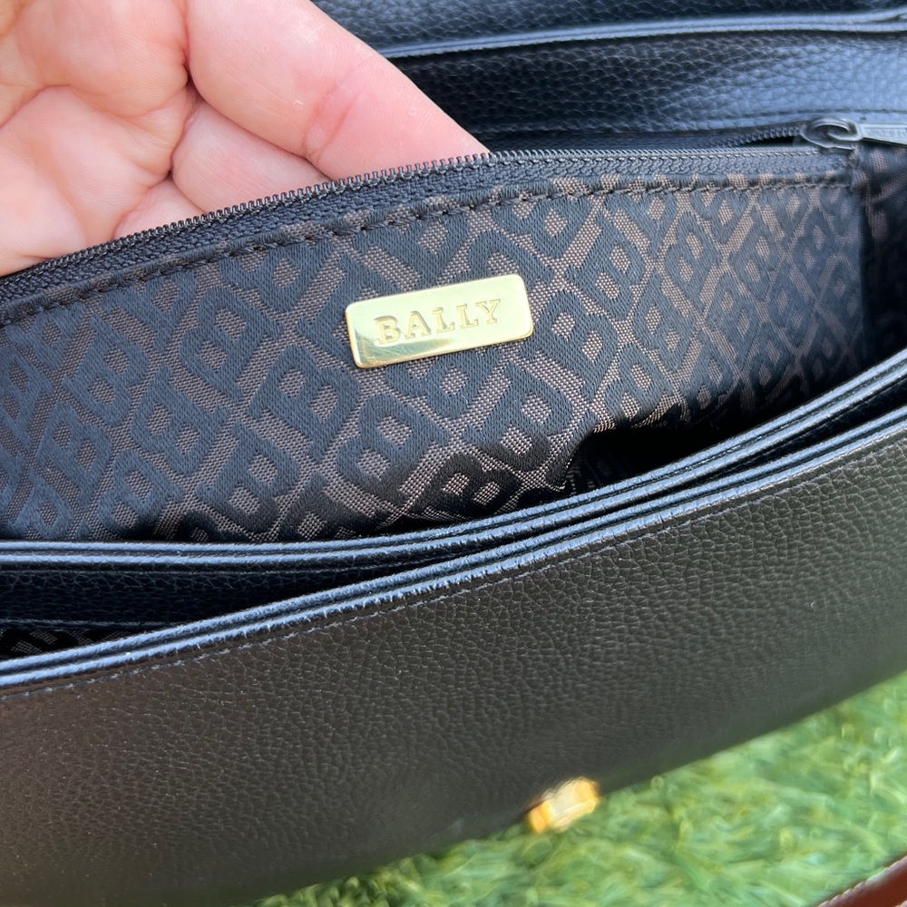 BALLY Vintage Leather Shoulder Bag EUC - Picture 13 of 17